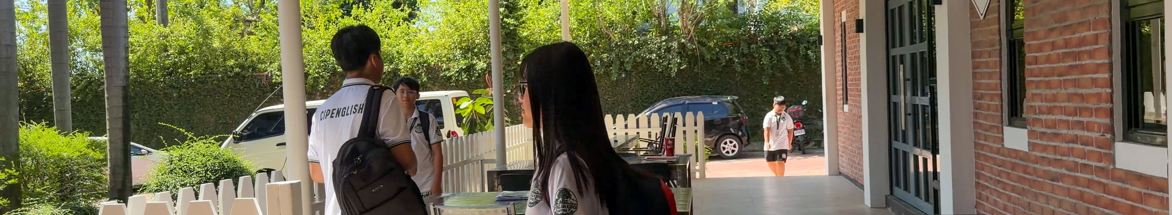Junior ESL (12-15 Yrs.), Junior Native (12-15 Yrs.)